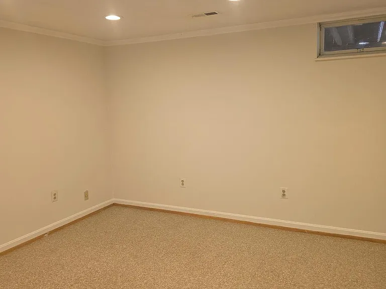 9638 Glendower Ct — Photo 12