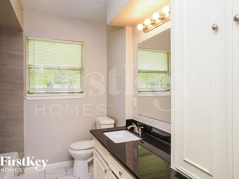 4909 Green Willow Ln — Photo 17