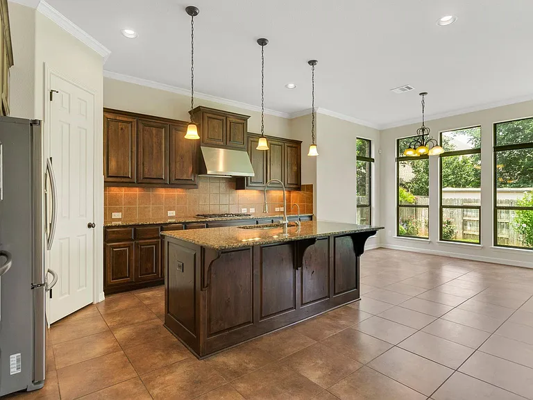 208 Angus Dr — Photo 8
