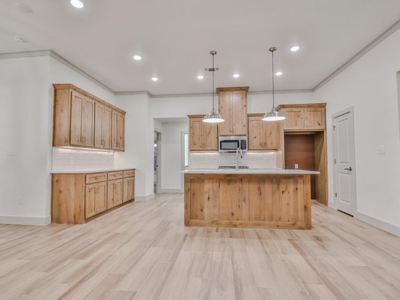 3rd image of 138 Calvin Dr