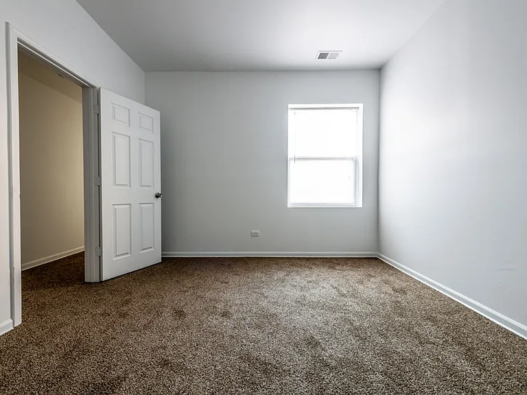 109 N Laramie Ave — Photo 20