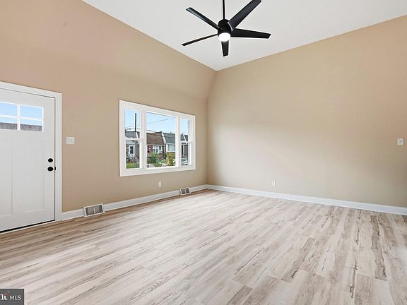 3rd image of 138 Fronefield Ave
