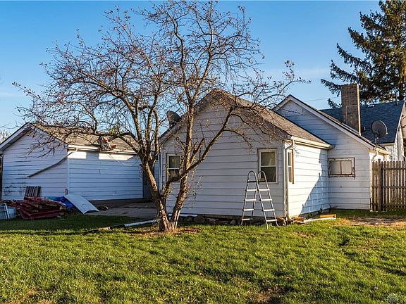 4th image of 8451 National Rd W