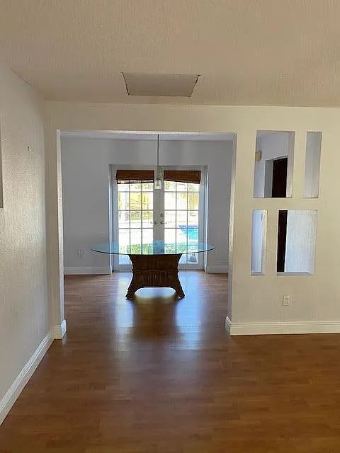 4 bed, 2.0 bath, 1455 sqft, $3,700 — Photo 4