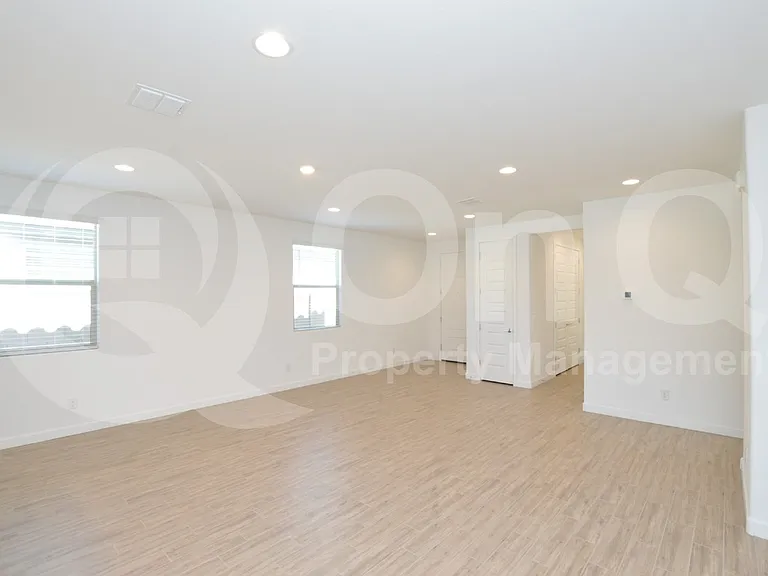 9332 W Glenrosa Ave — Photo 8