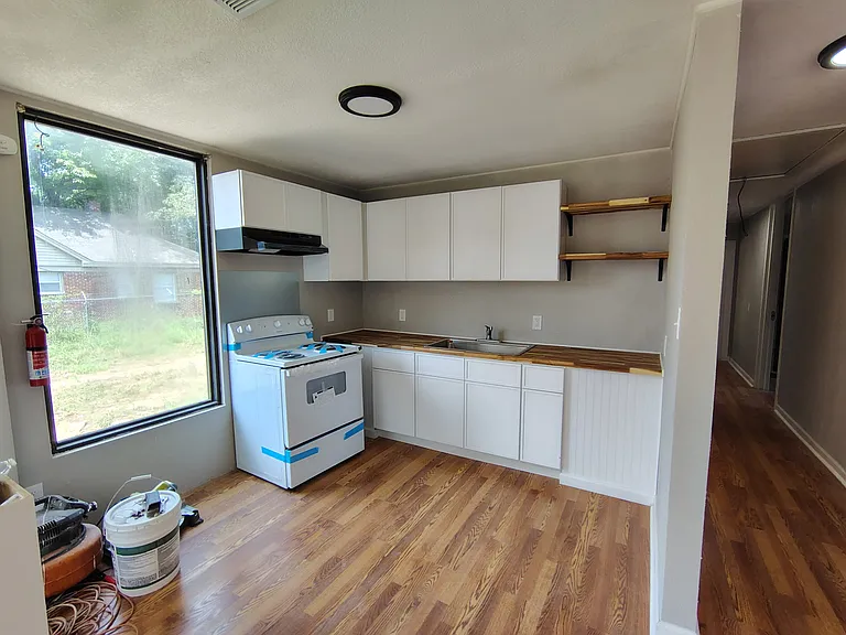 1906 E McLemore Ave — Photo 11