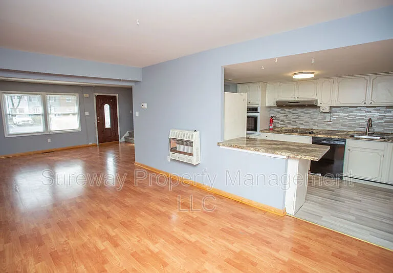 16 Radnor Ct — Photo 3