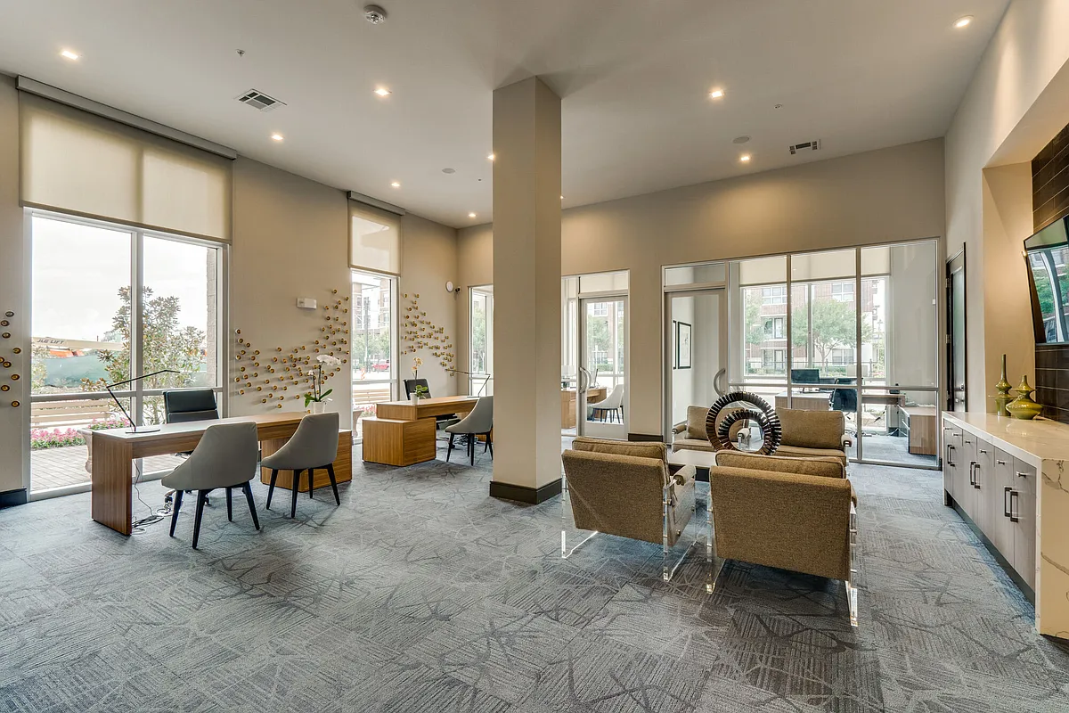 Building Photo - 801 Lasco