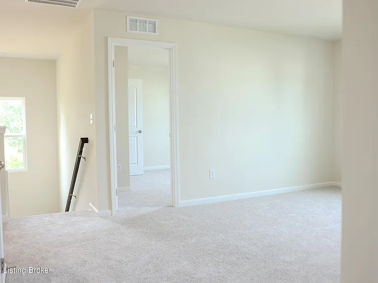 8300 Fairmount Rd — Photo 18