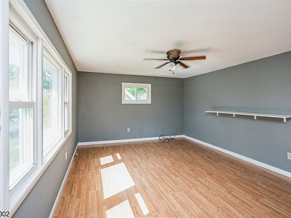 4th image of 103 New York Ave