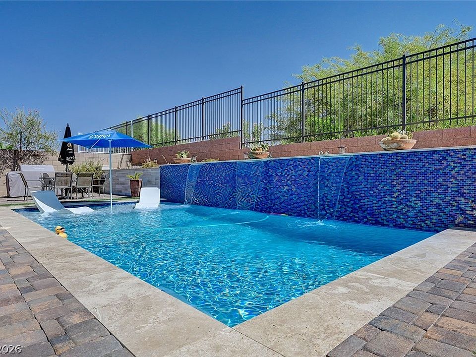 1st image of 33 Reverie Heights Ave