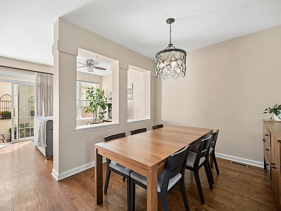 5th image of 2715 Langley Cir