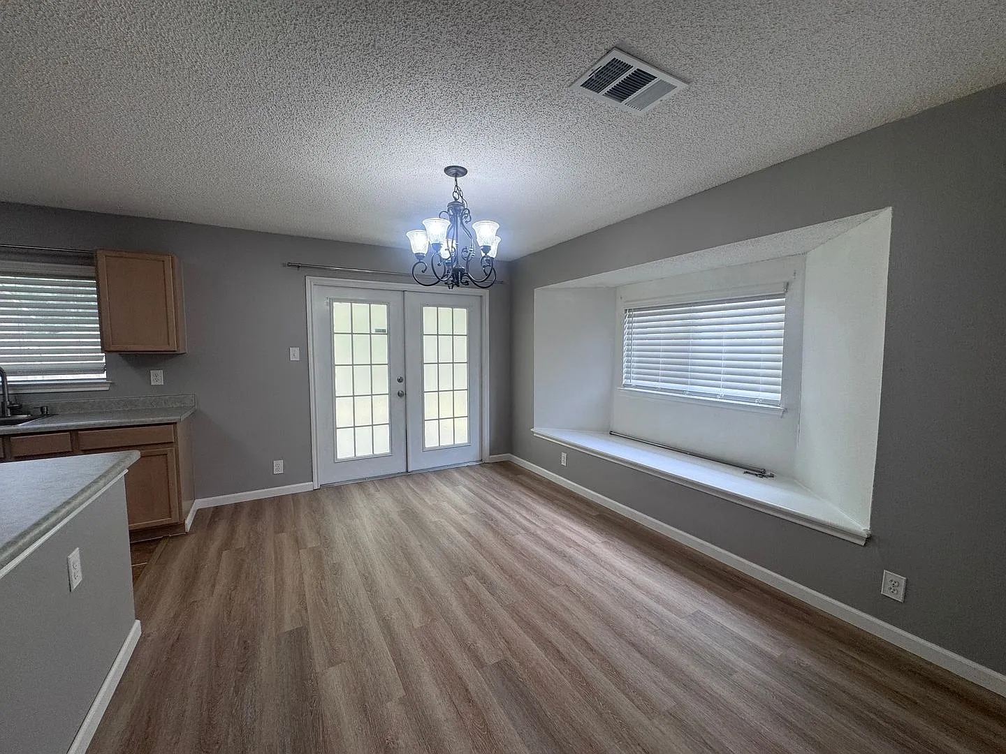 Lovely 3 Bd | 2 Ba | 2 Car Garage Home Ready For Immediate Move In! Located Off Prue Rd! — Photo 3