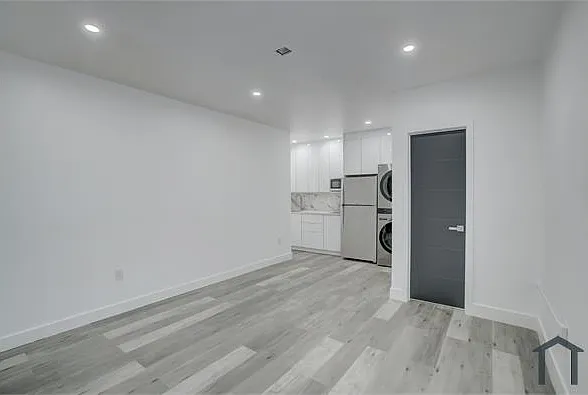 Studio, 500 sqft, $1,690 — Photo 4