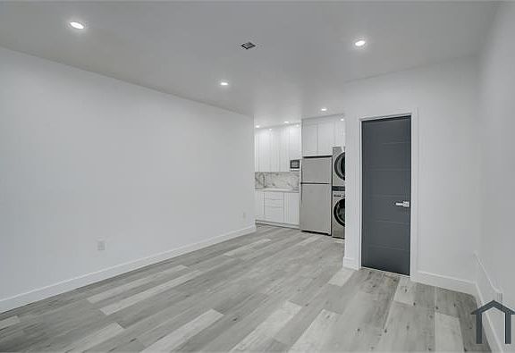 4th image of 511 SW 15th St #D