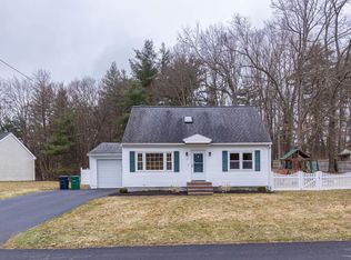 9 Country Side Dr, Nashua, NH 03062