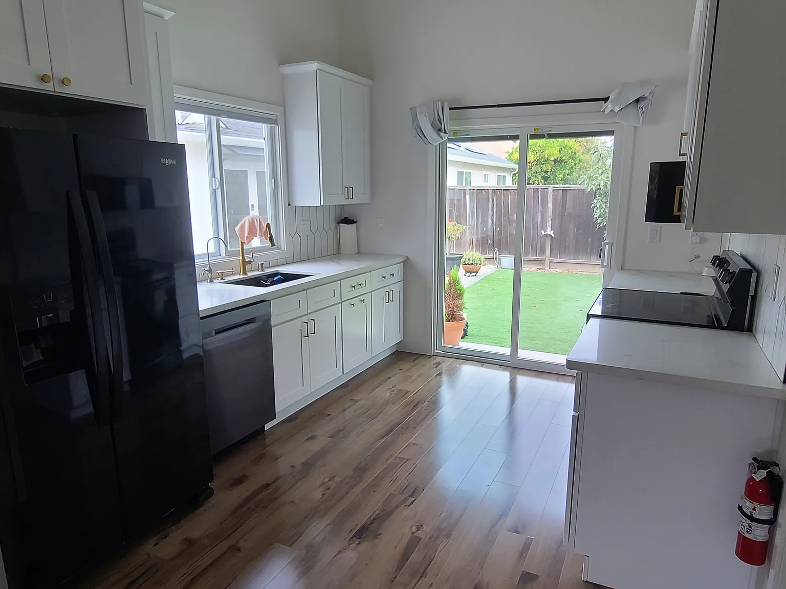 2 bed, 750 sqft, $2,800 — Photo 1