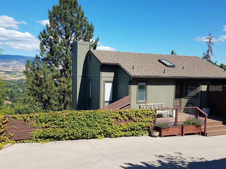 1st image of 550 Dogwood Way