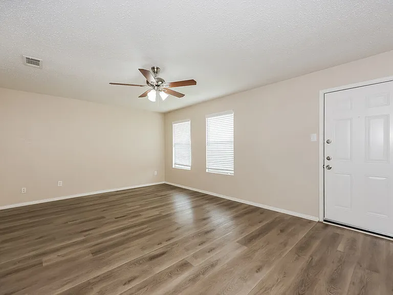 5312 Newcastle Ln — Photo 8