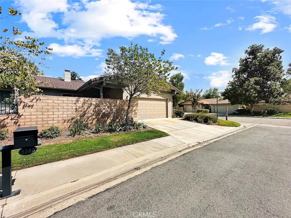 5580 Apple Orchard Ln, Riverside, CA 92506