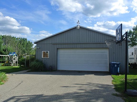 3rd image of 5438 141st Ave