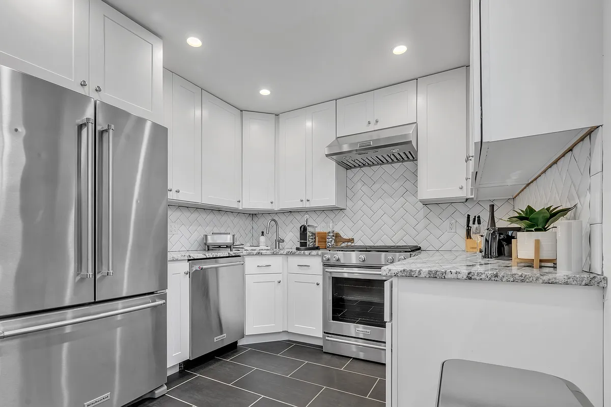 Building Photo - 1822 Parkway #2