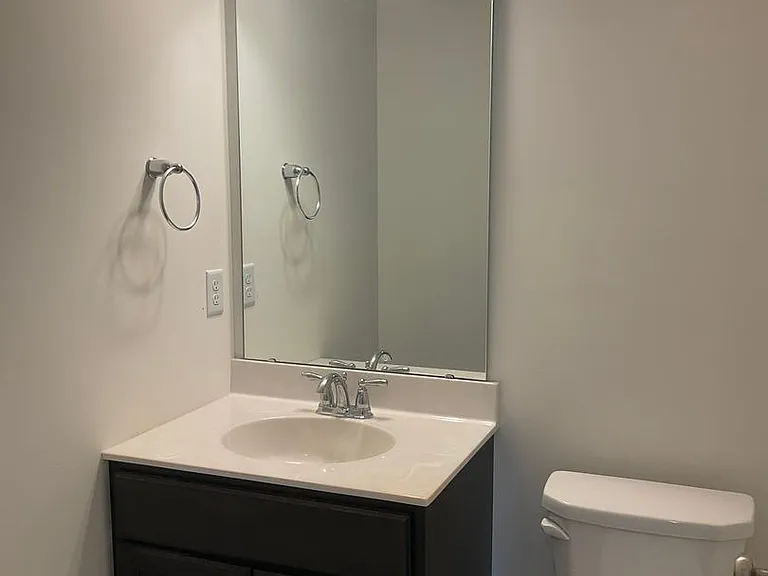 301 Reserve Ln — Photo 5