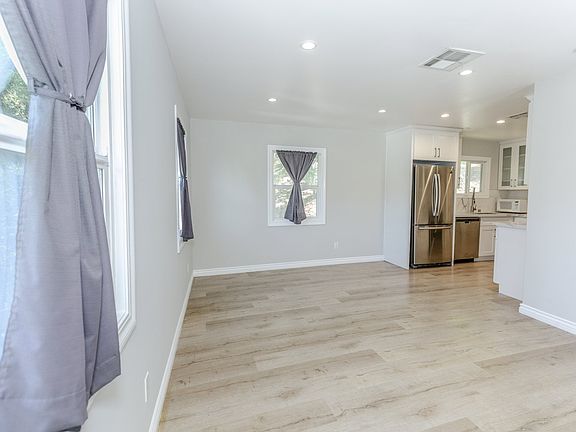 5th image of 1868 N Avenue 56 Unit 1866