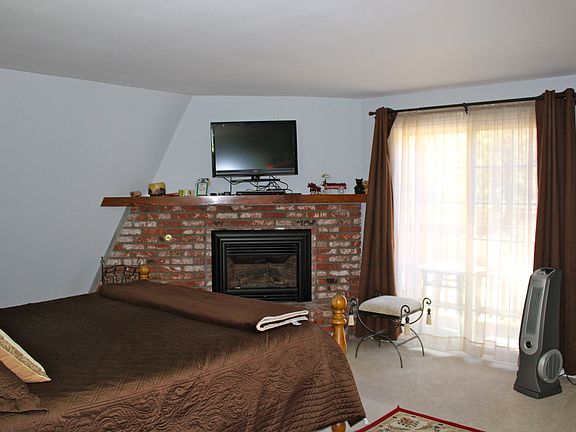 3rd image of 2061 8th Ln