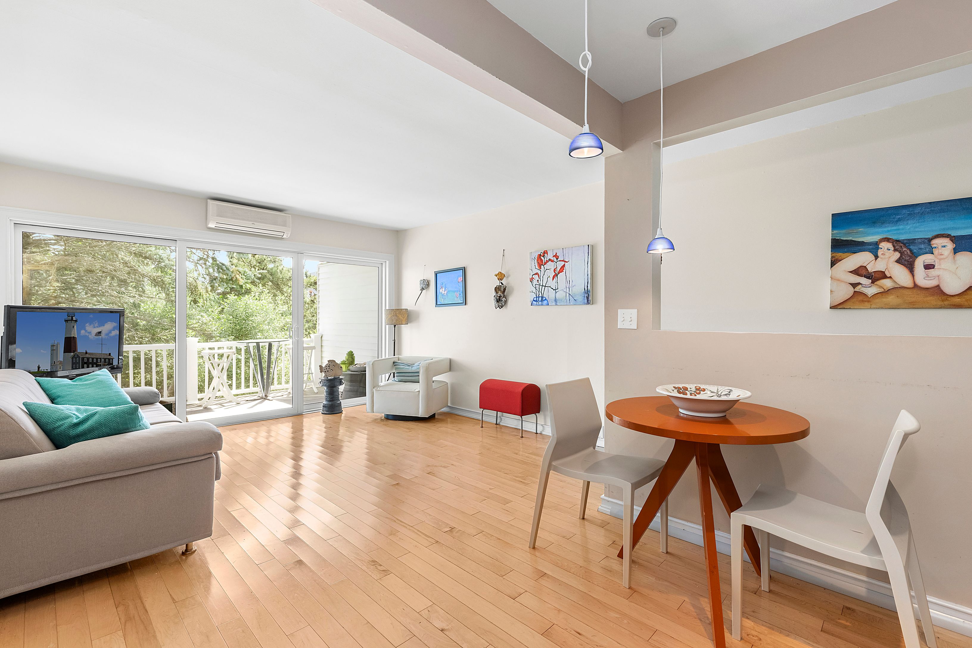 281 Dune Rd La Coquille, Westhampton Beach, NY 11978 Out East