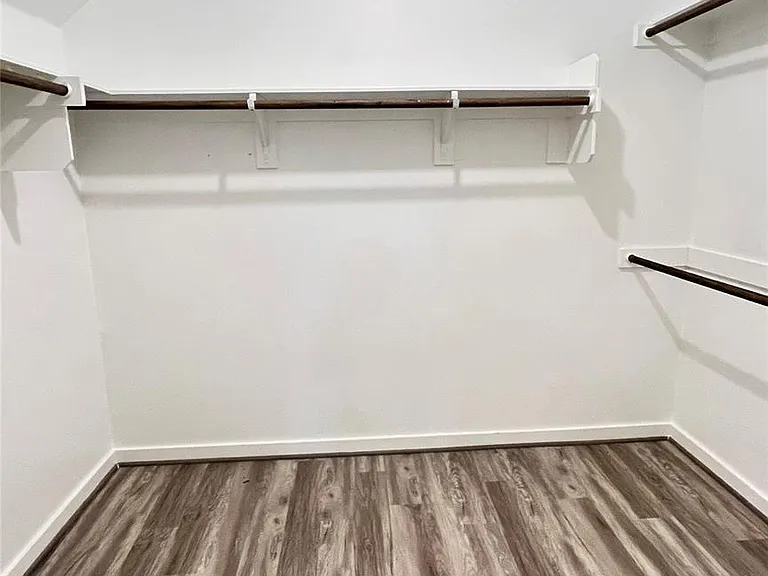600D Knopper St — Photo 16