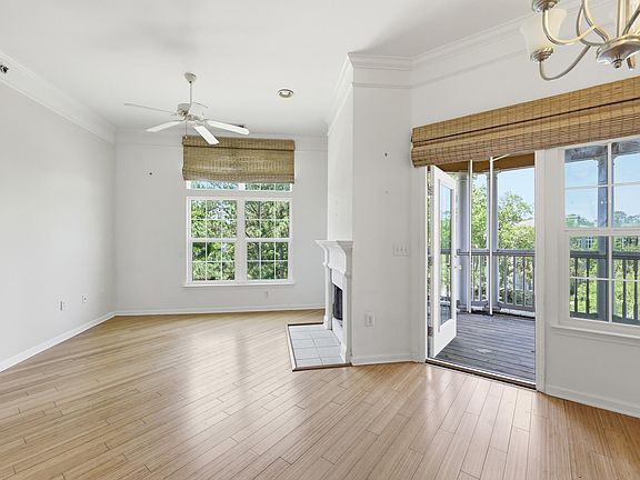 4th image of 1934 Telfair Way