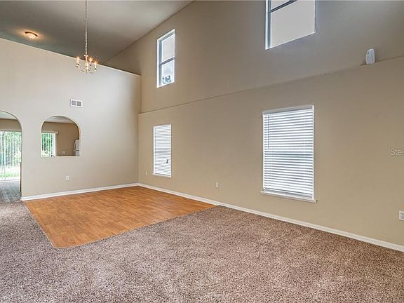3rd image of 7807 Country Chase Ave