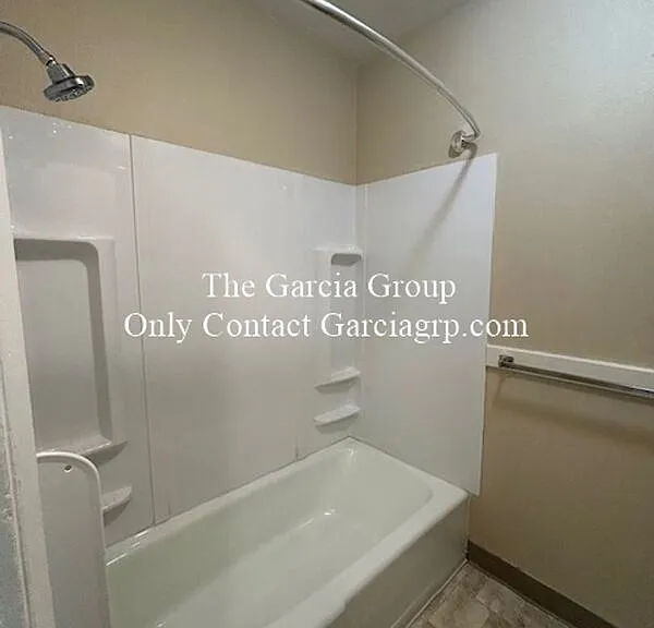 9205 E Burnside St #H203 — Photo 18
