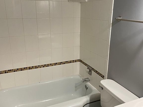 5th image of 2720 M St APT C