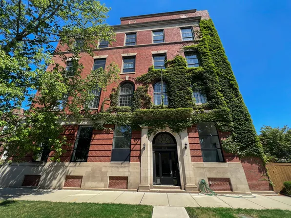 3312 W Belle Plaine Ave, Chicago, IL 60618