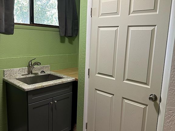 3rd image of 3631 N Schevene Blvd