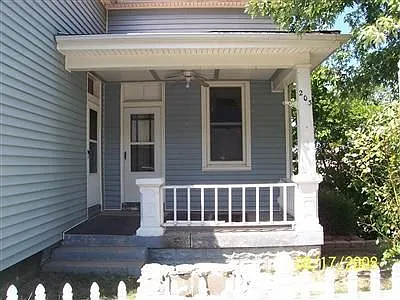 203 W 13th St photo 1