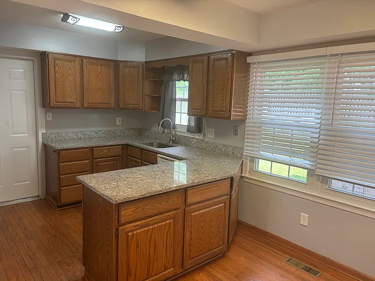 9613 Ashbourn Dr — Photo 19