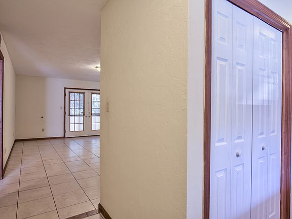 4th image of 862 Meginnis Ln