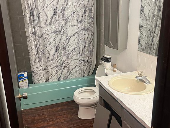 4th image of 2840 W Francis Ave