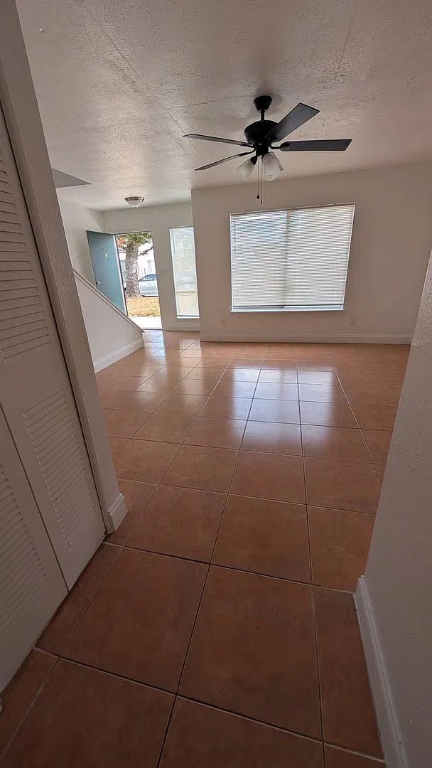 2 bed, 1.5 bath, 1174 sqft, $1,600 — Photo 3