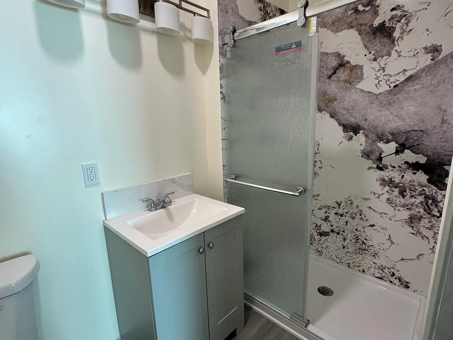 3 bed, 1300 sqft, $3,000 — Photo 3