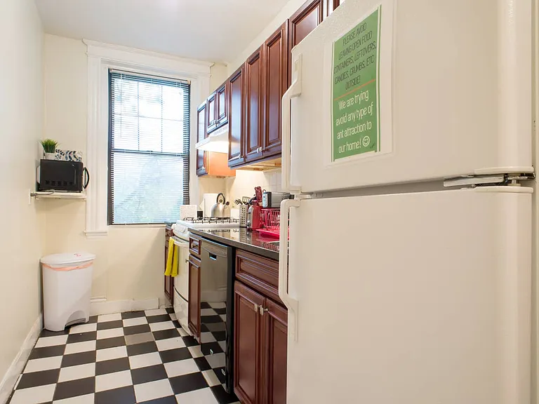 58 Queensberry St #12 — Photo 9