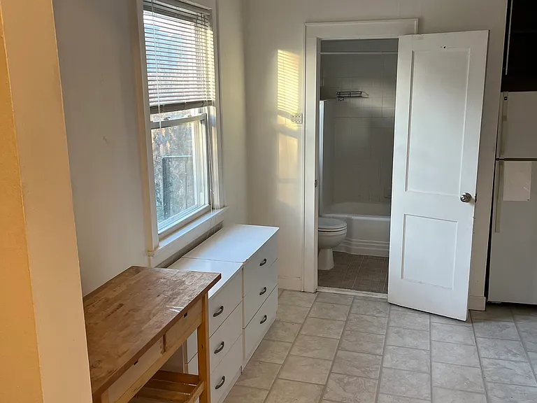 104 Jefferson St — Photo 2