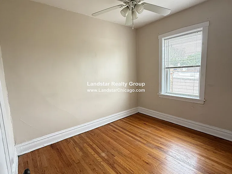 3052 W Berteau Ave #3 — Photo 4