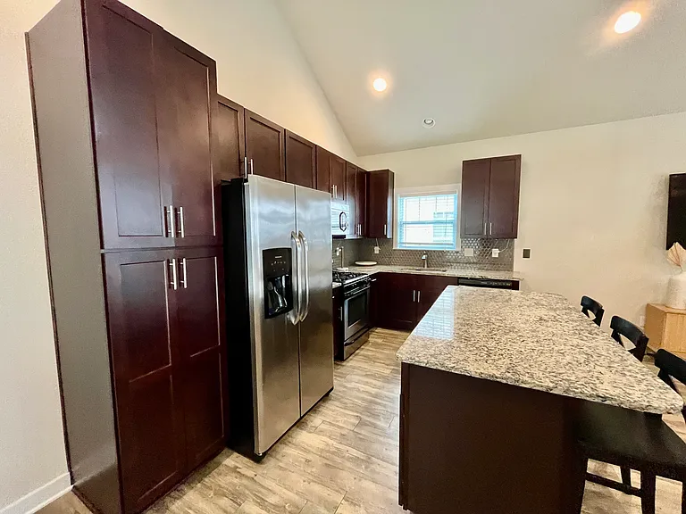 1113 W Government St — Photo 8