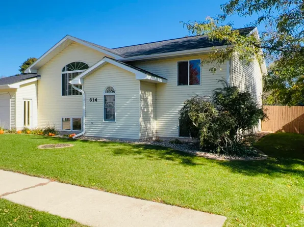 314 13th St SE, Watertown, SD 57201
