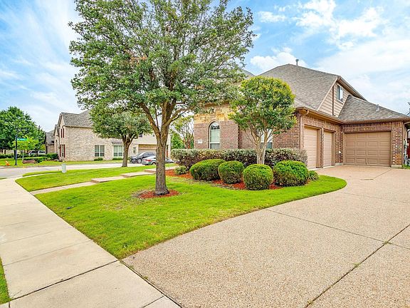 3rd image of 2101 Bradley Dr