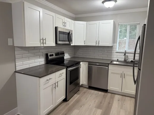 University Place 8 Plex, 9718 52nd St W APT D, University Place, WA 98467